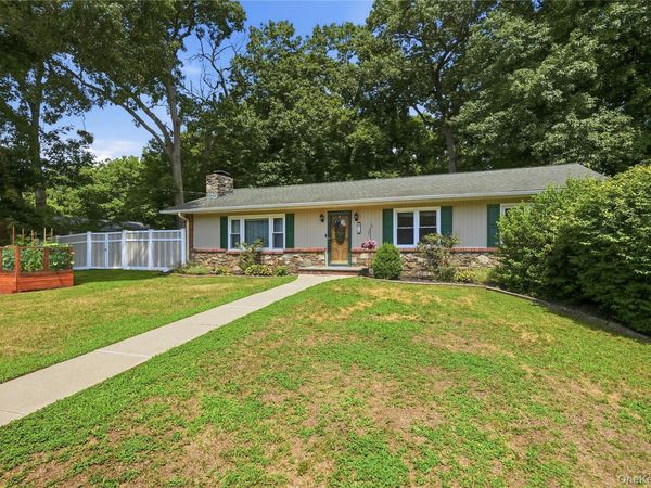 26 Garden Drive, New Windsor, NY 12553