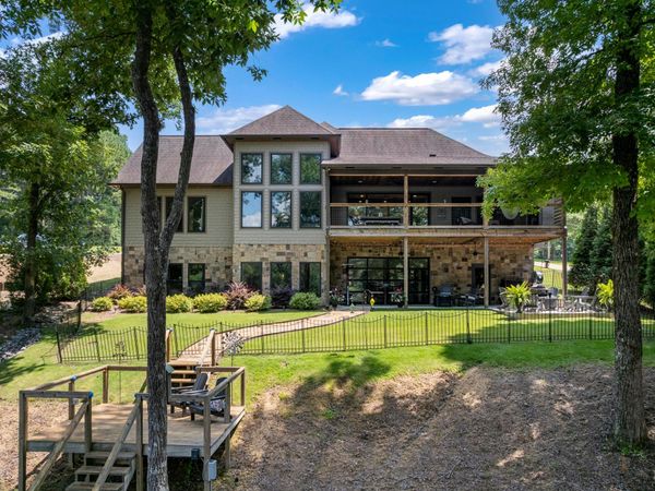 80 BAY HILLS Dr, Jasper, AL 35504
