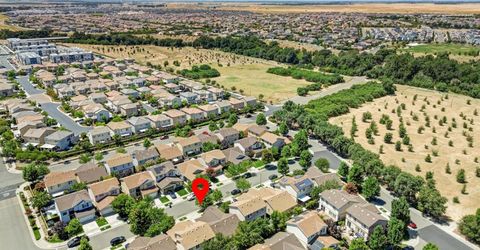 2272 Ellesmere Loop, Roseville, CA 95747 Photo