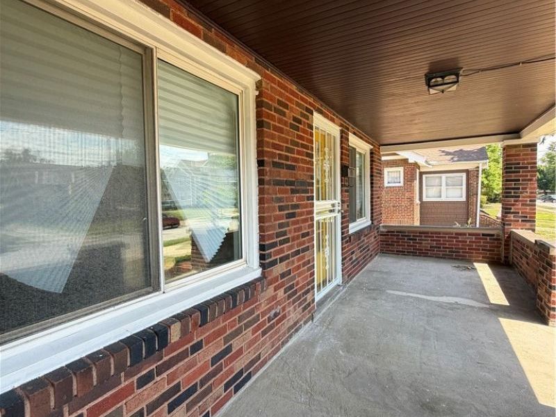 18229 Neff Road, Cleveland, OH 44119 Photo 3