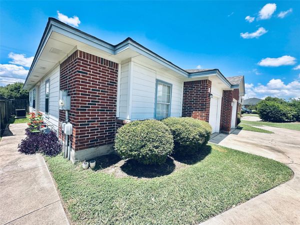 2873 Southampton WAY, Unit B, Round Rock, TX 78664