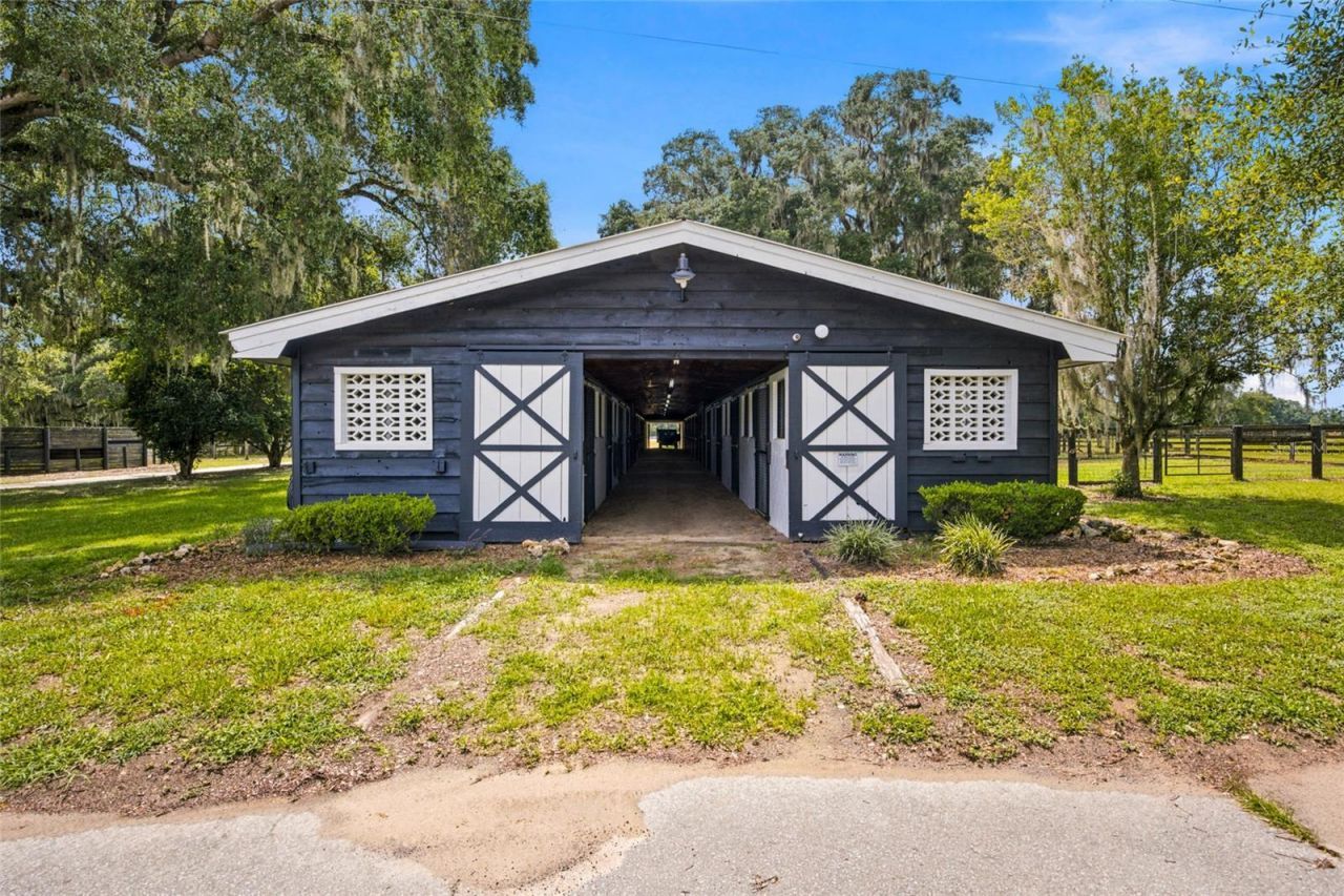 3825 NW 160th Street, Reddick, FL 32686 Photo