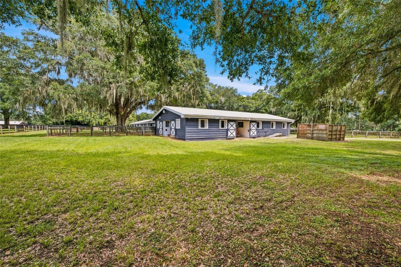3825 NW 160th Street, Reddick, FL 32686 Photo