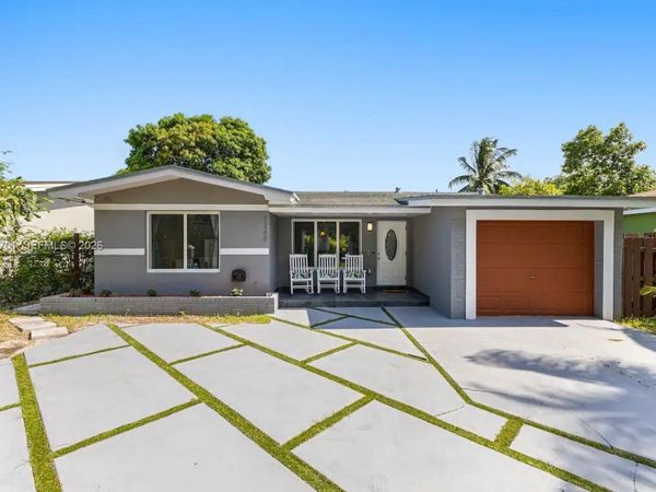 1240 NE 159th St , North Miami Beach, FL 33162