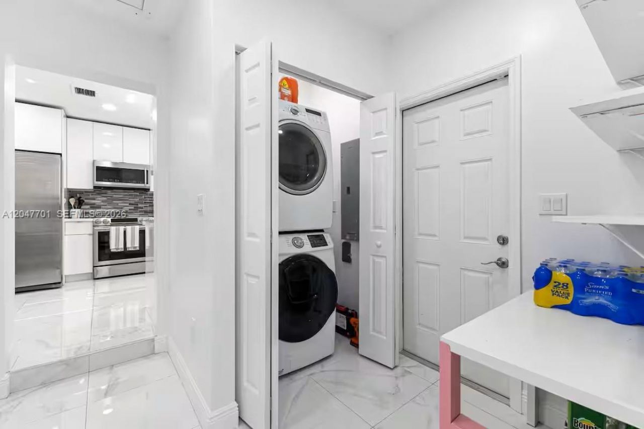 1240 NE 159th St , North Miami Beach, FL 33162 Photo