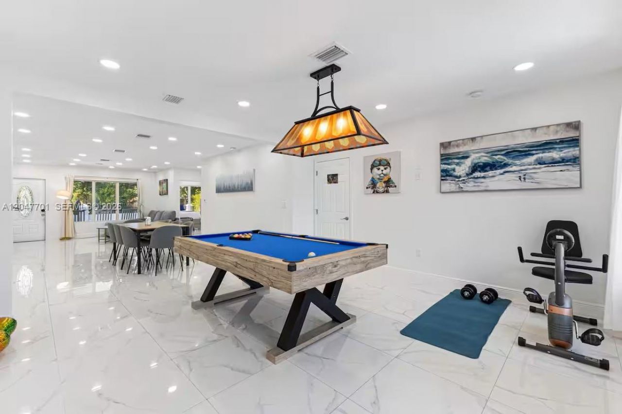 1240 NE 159th St , North Miami Beach, FL 33162 Photo