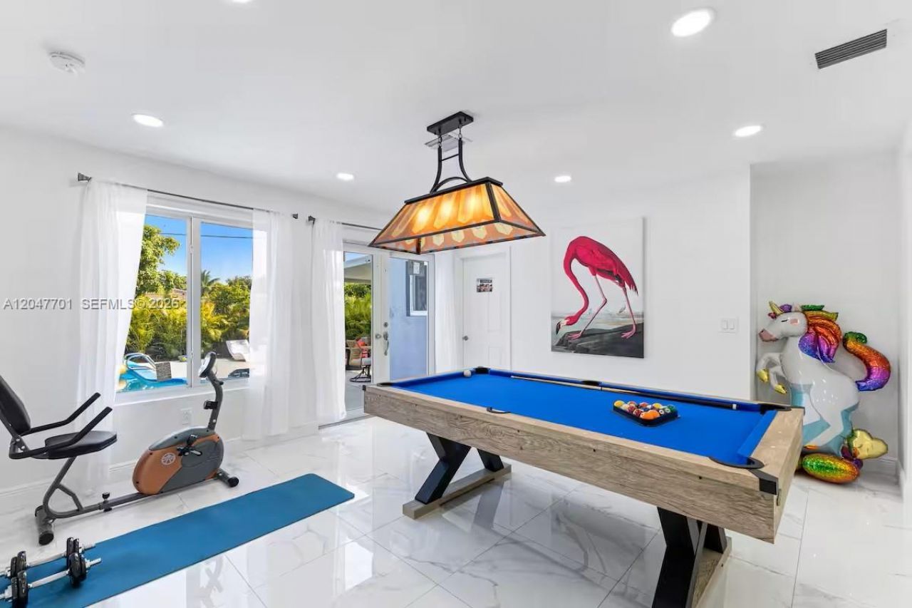 1240 NE 159th St , North Miami Beach, FL 33162 Photo