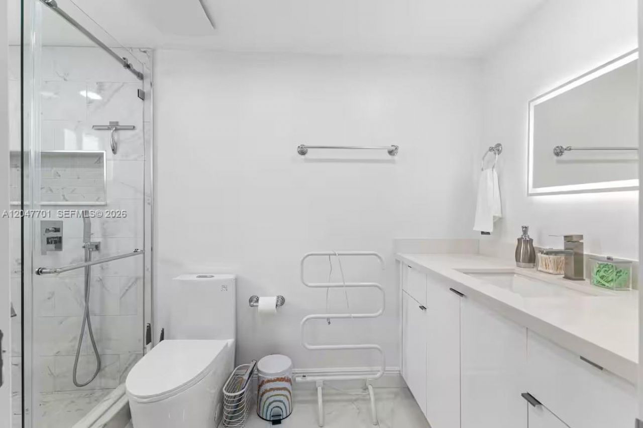 1240 NE 159th St , North Miami Beach, FL 33162 Photo