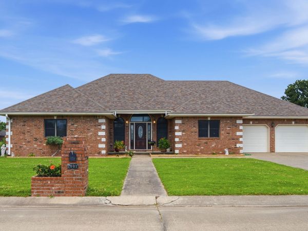 2001 Scott Lane , Miami, OK 74354