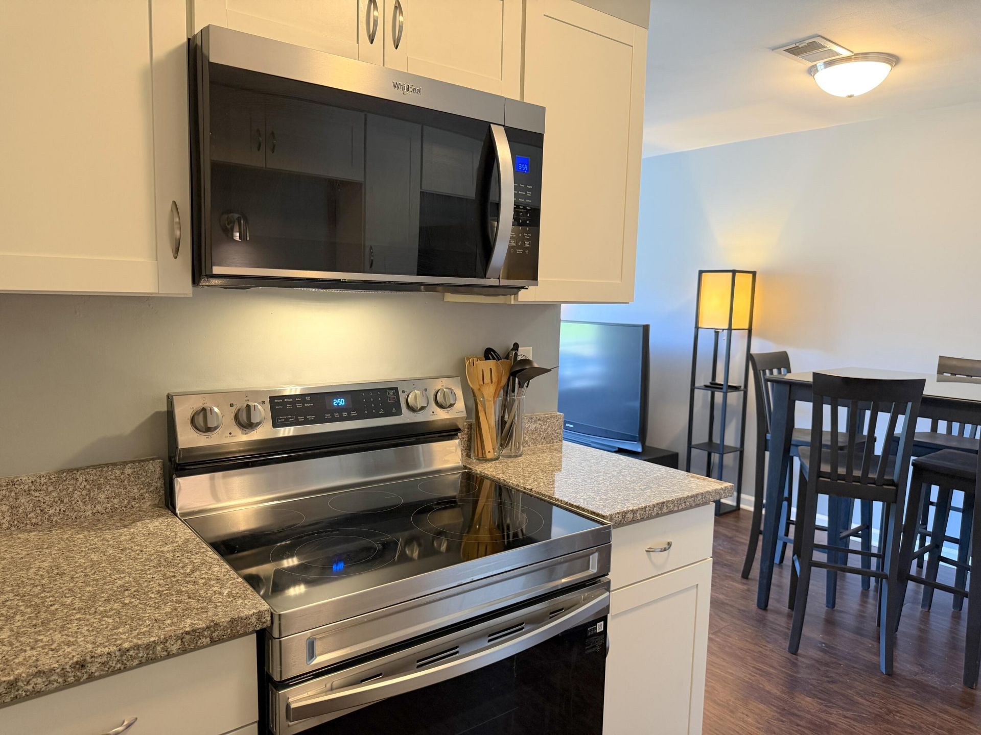 2494 Etiwan Avenue Photo 8