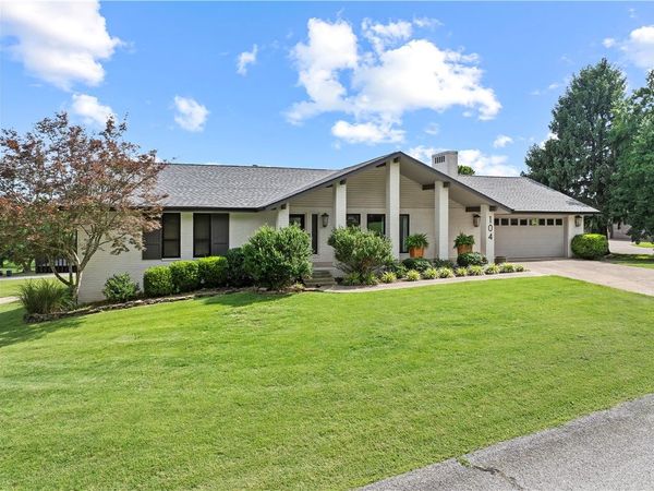 104 W Watts Street , Harrison, AR 72601