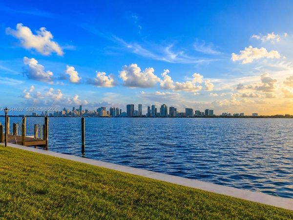 7500 W Treasure Dr , North Bay Village, FL 33141