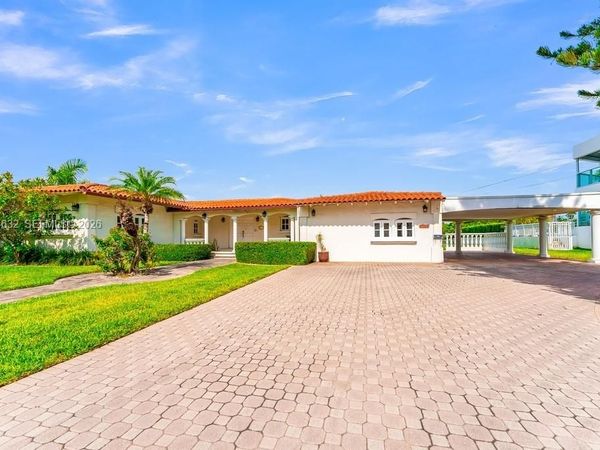 7500 W Treasure Dr , North Bay Village, FL 33141