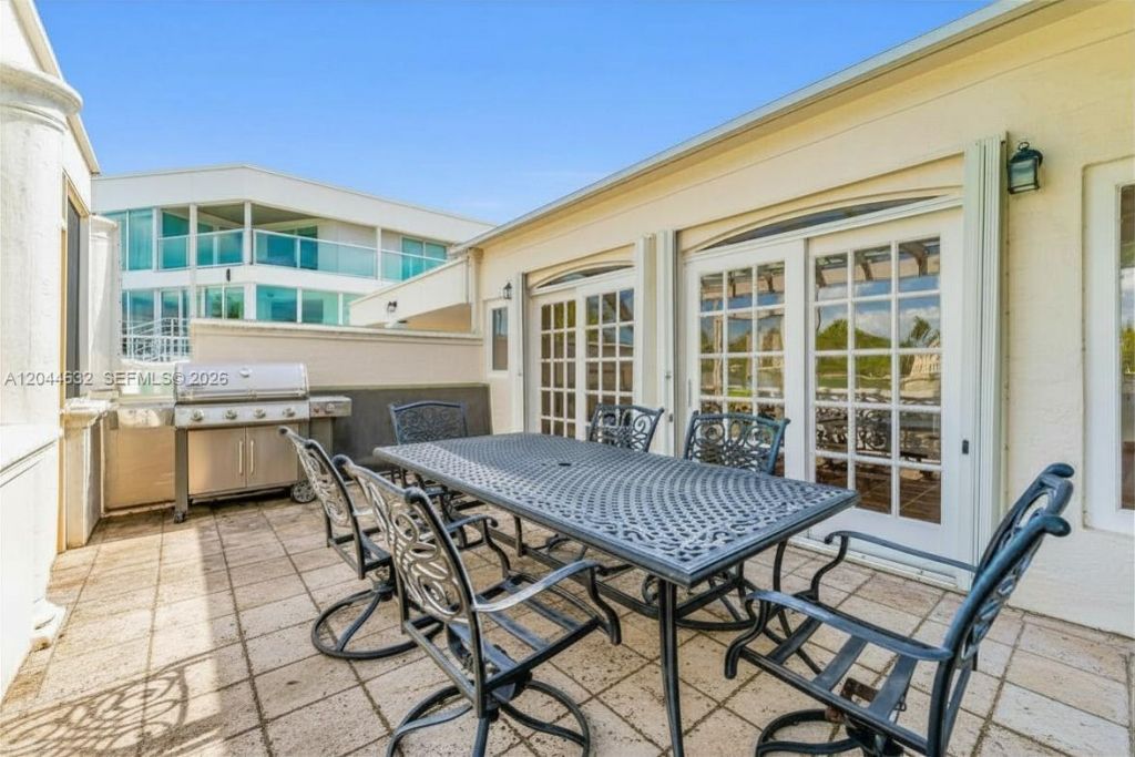 7500 W Treasure Dr , North Bay Village, FL 33141 Photo