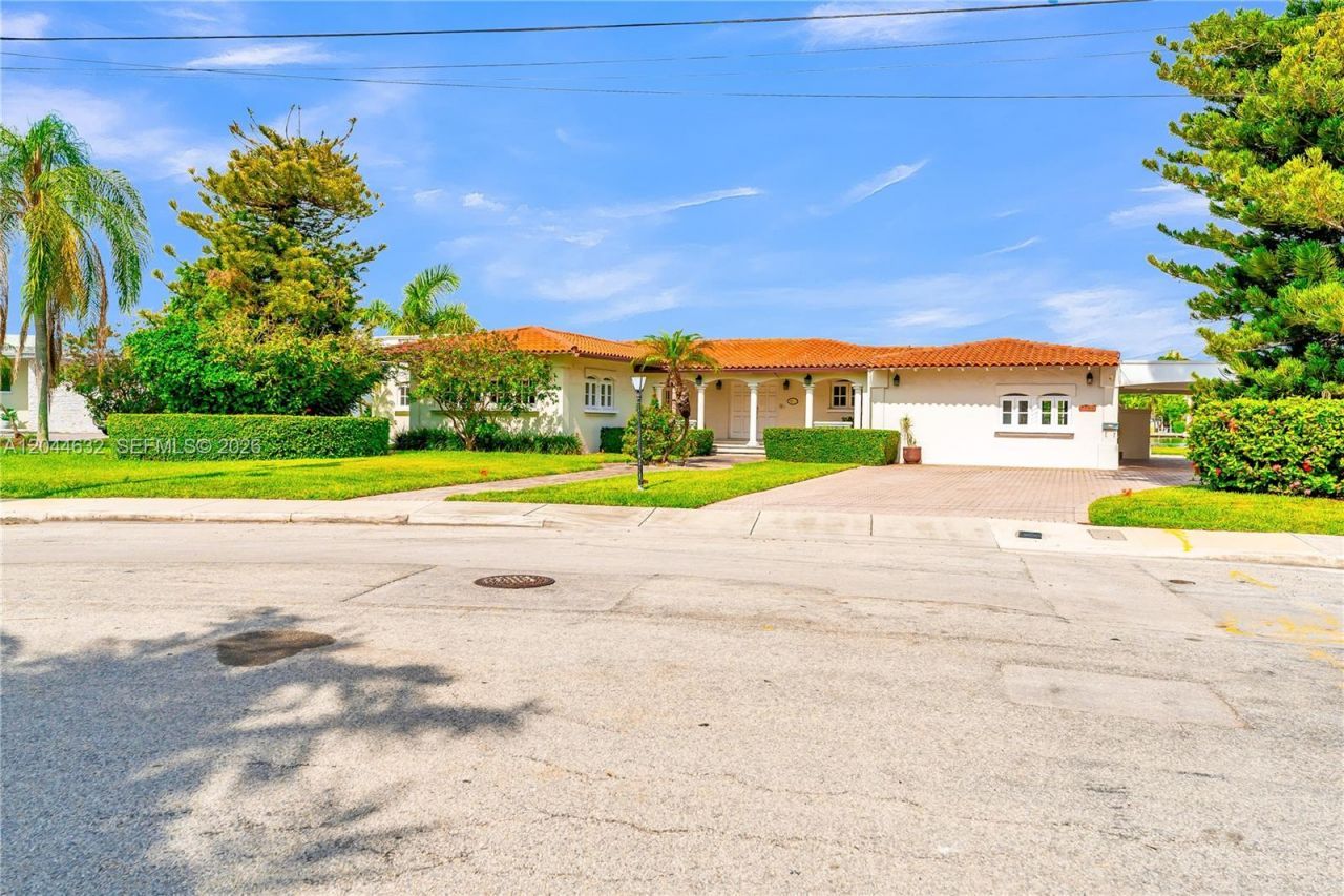 7500 W Treasure Dr , North Bay Village, FL 33141 Photo