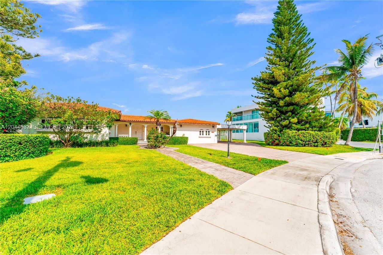 7500 W Treasure Dr , North Bay Village, FL 33141 Photo