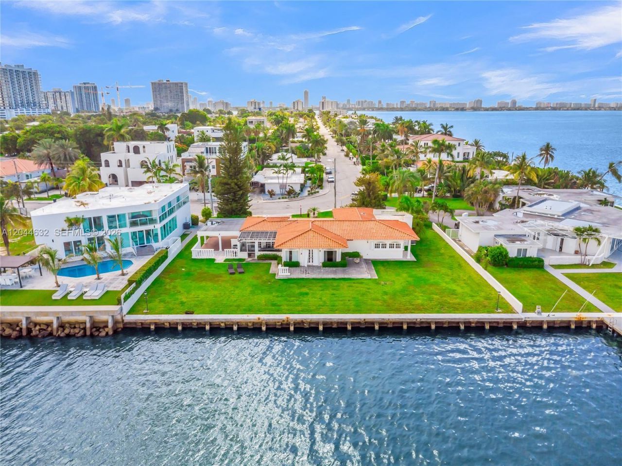 7500 W Treasure Dr , North Bay Village, FL 33141 Photo