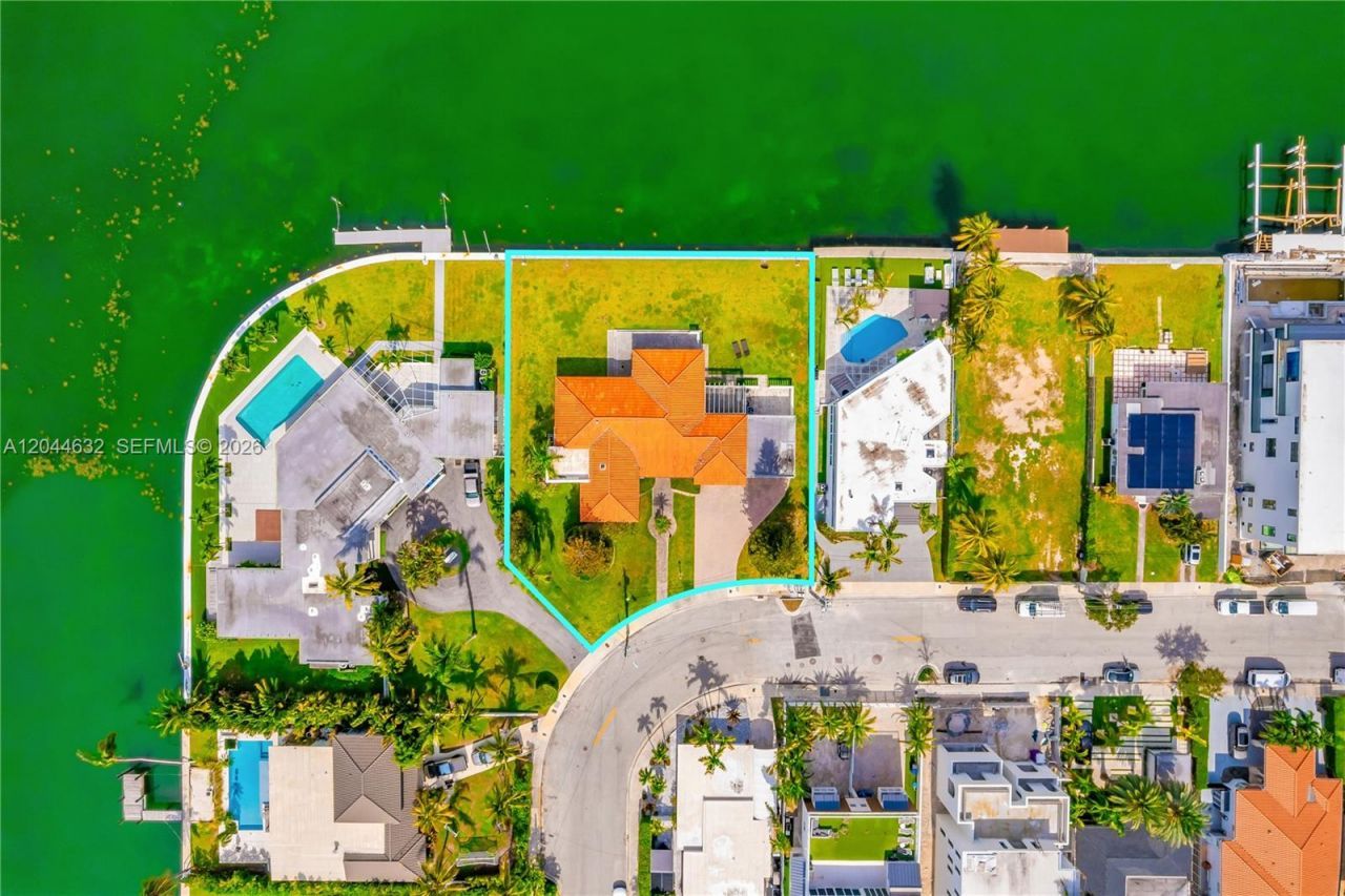 7500 W Treasure Dr , North Bay Village, FL 33141 Photo