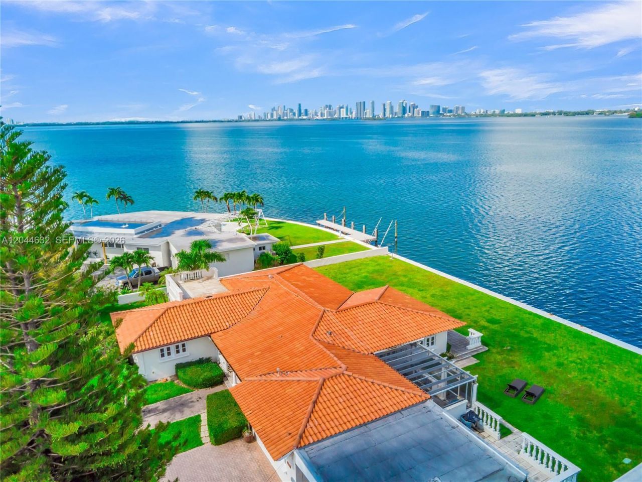 7500 W Treasure Dr , North Bay Village, FL 33141 Photo