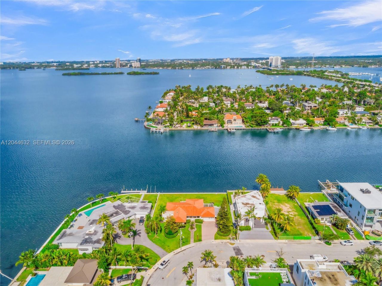 7500 W Treasure Dr , North Bay Village, FL 33141 Photo