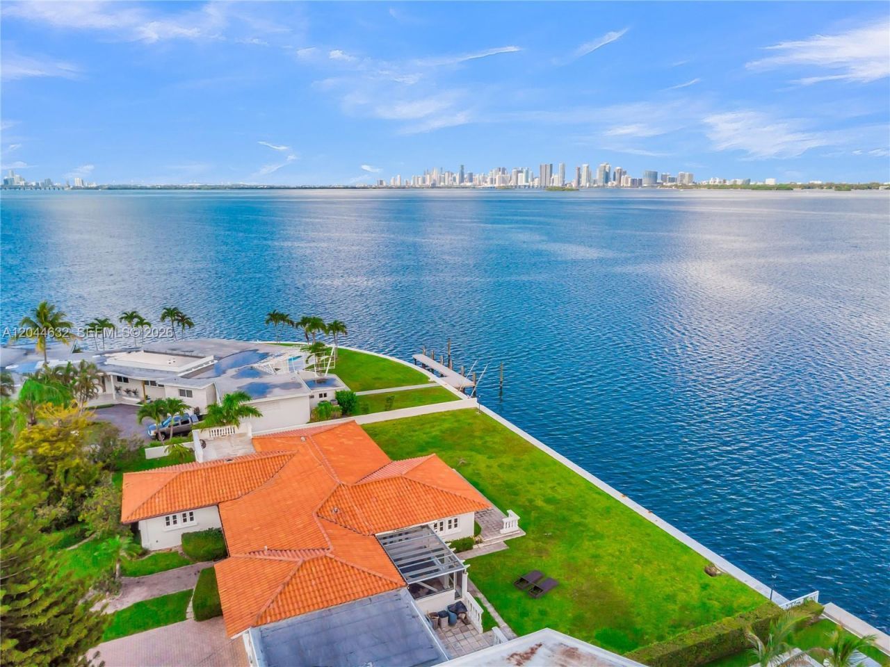 7500 W Treasure Dr , North Bay Village, FL 33141 Photo