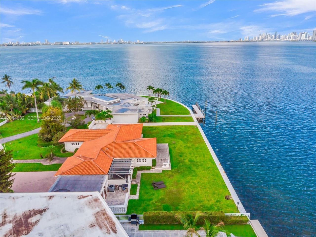 7500 W Treasure Dr , North Bay Village, FL 33141 Photo
