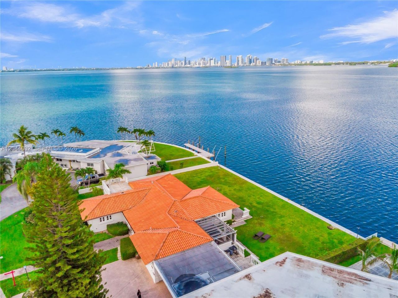 7500 W Treasure Dr , North Bay Village, FL 33141 Photo