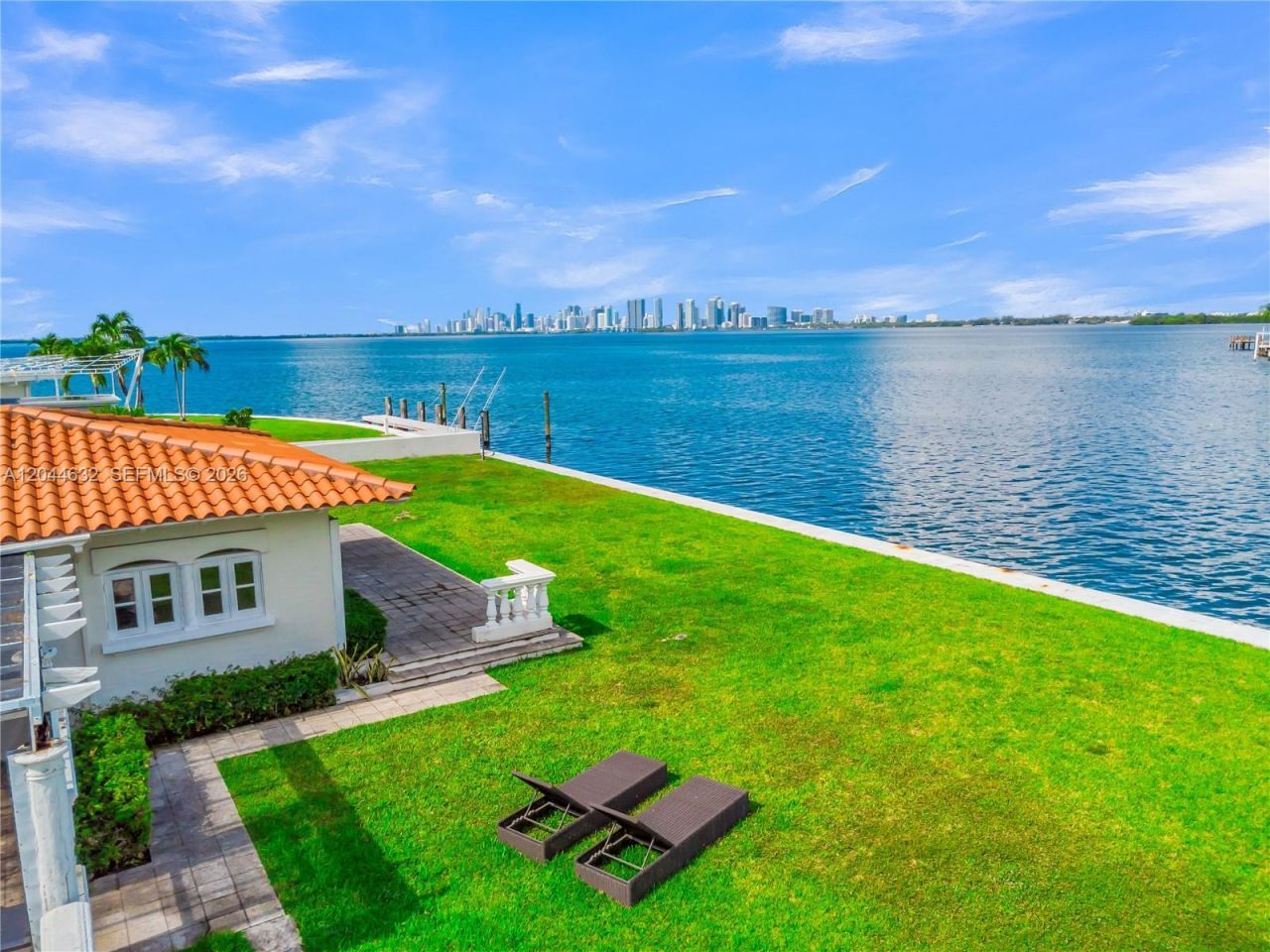 7500 W Treasure Dr , North Bay Village, FL 33141 Photo