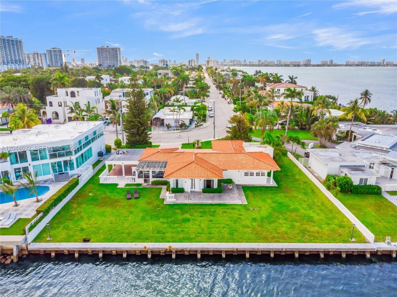 7500 W Treasure Dr , North Bay Village, FL 33141 Photo
