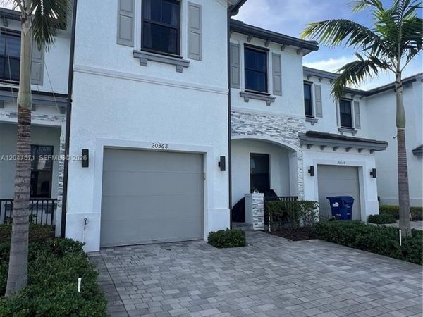 20368 NW 4th Path , Miami Gardens, FL 33169