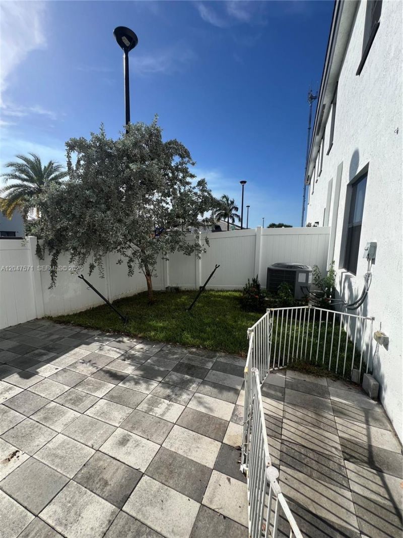 20368 NW 4th Path , Miami Gardens, FL 33169 Photo