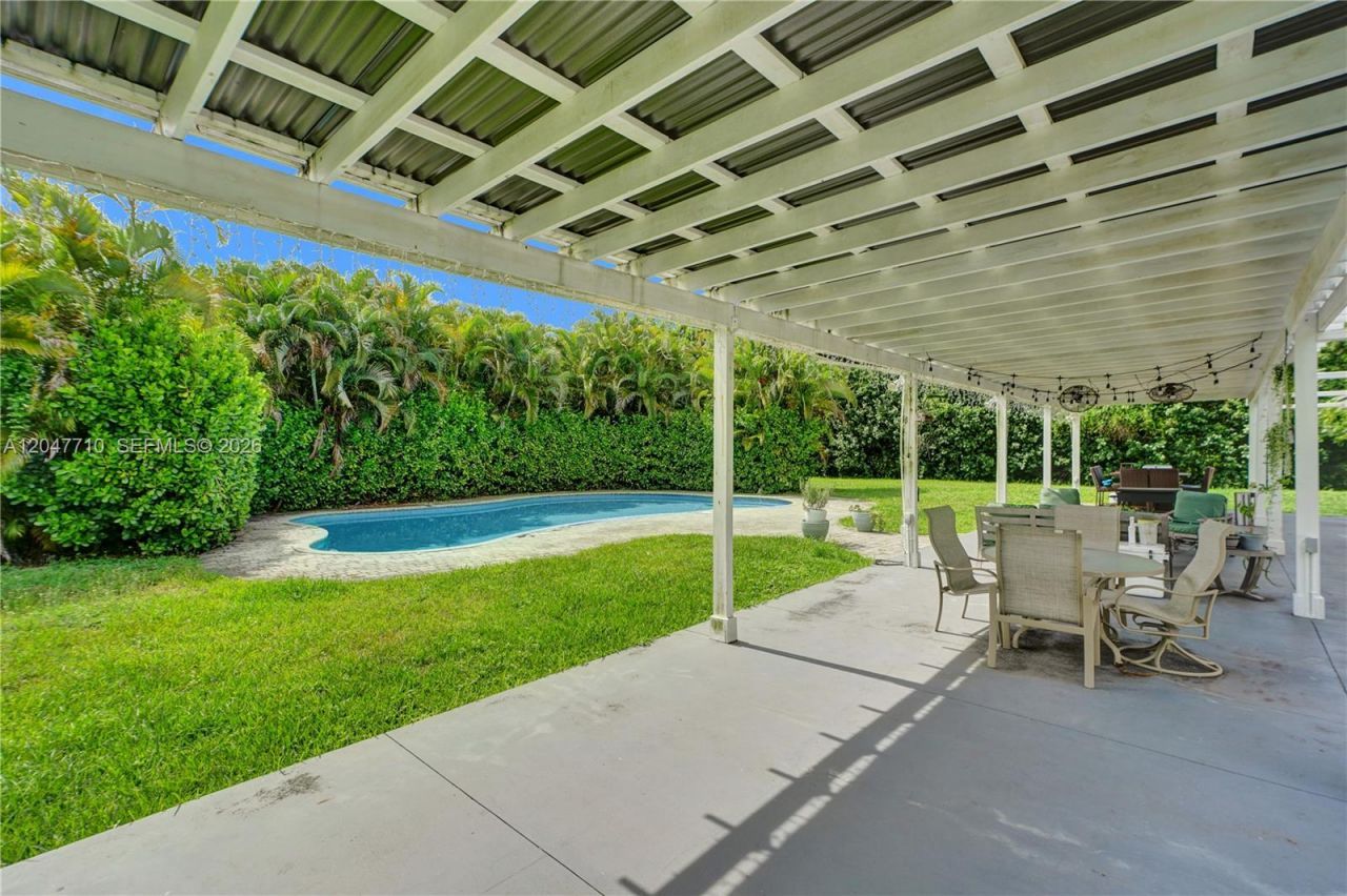 22421 SW 184th Ave , Miami, FL 33170 Photo