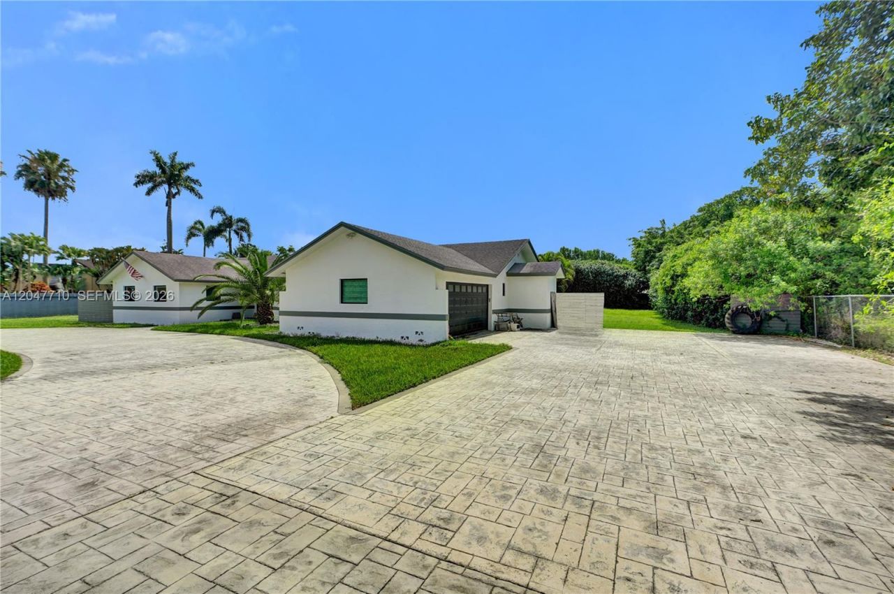 22421 SW 184th Ave , Miami, FL 33170 Photo