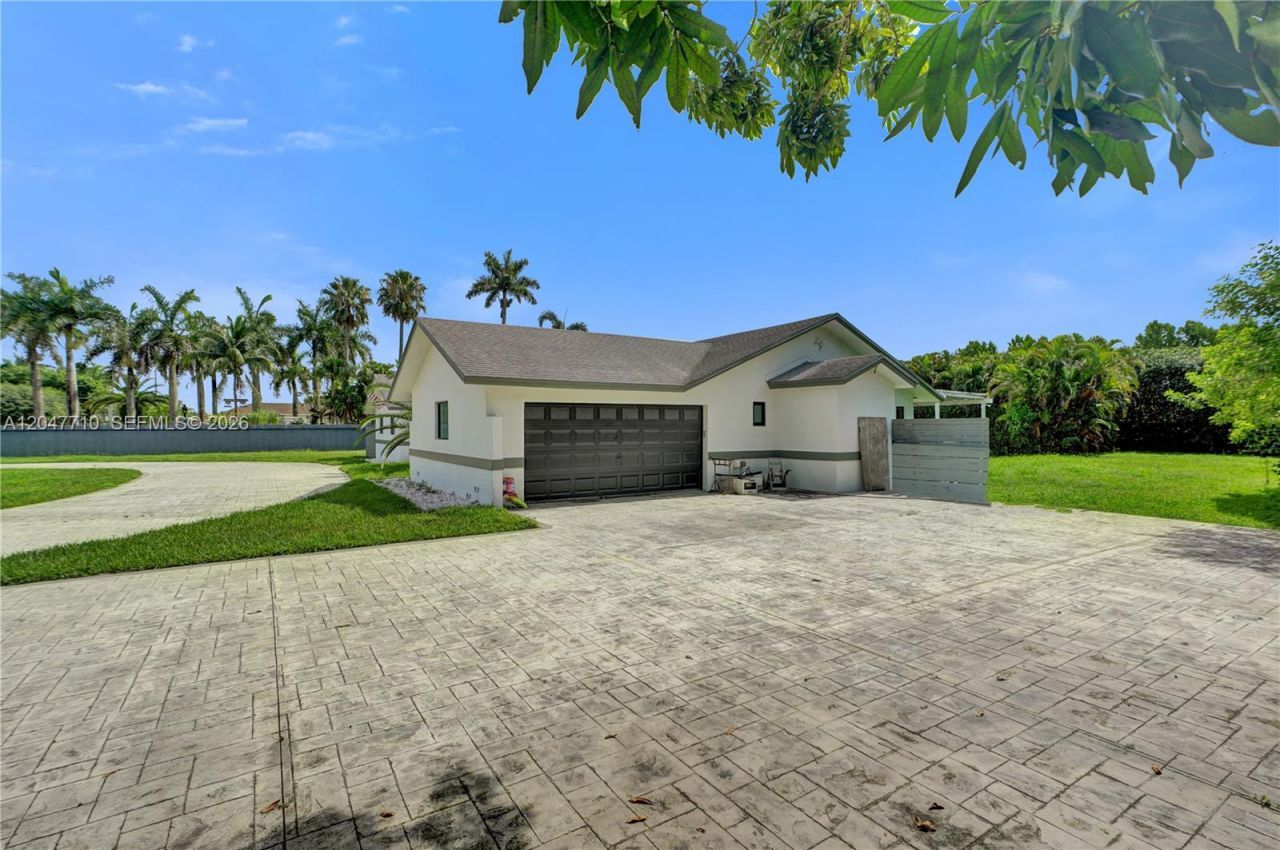 22421 SW 184th Ave , Miami, FL 33170 Photo