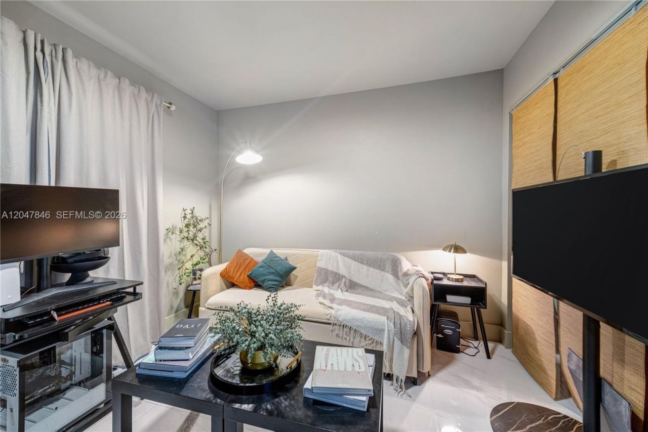 8668 NW 2nd Ter , Miami, FL 33126 Photo