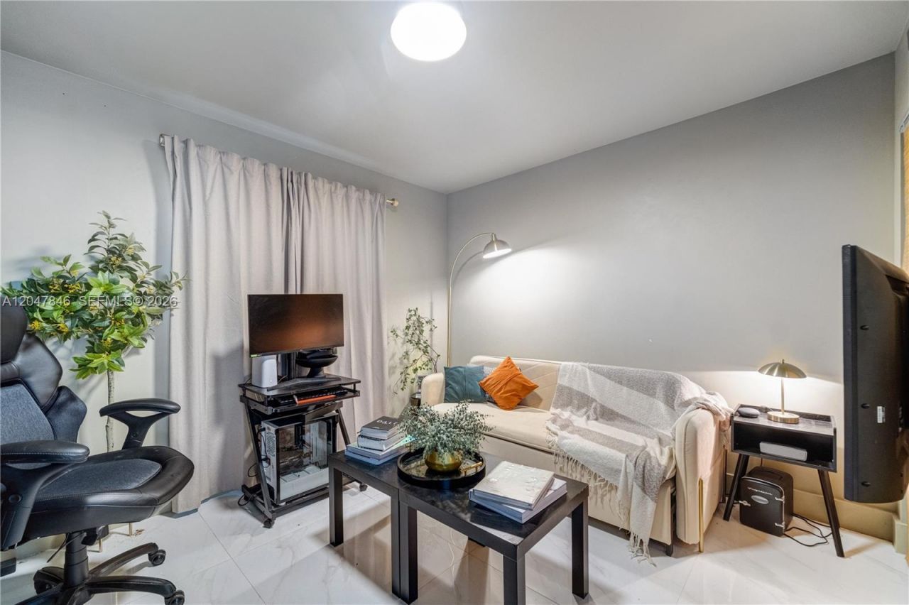8668 NW 2nd Ter , Miami, FL 33126 Photo