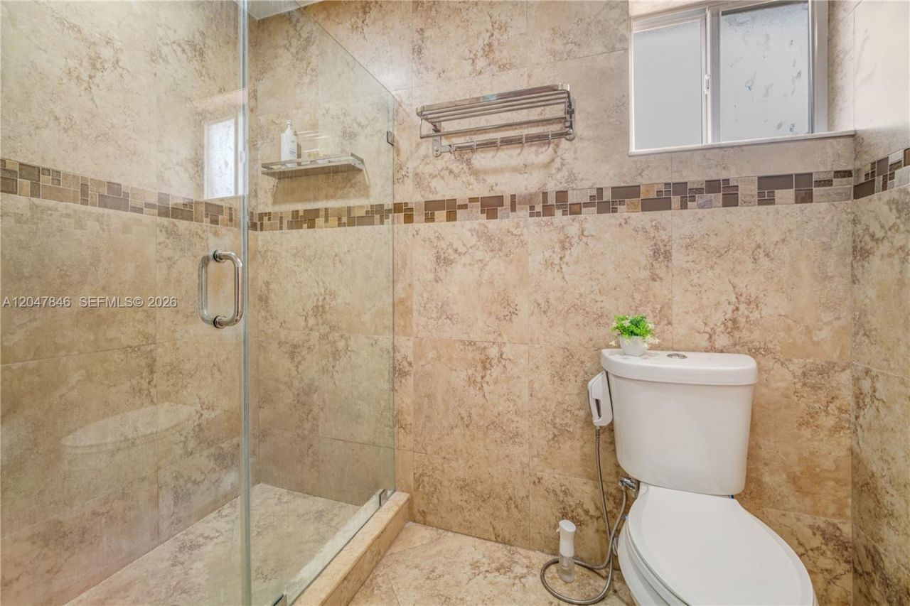 8668 NW 2nd Ter , Miami, FL 33126 Photo