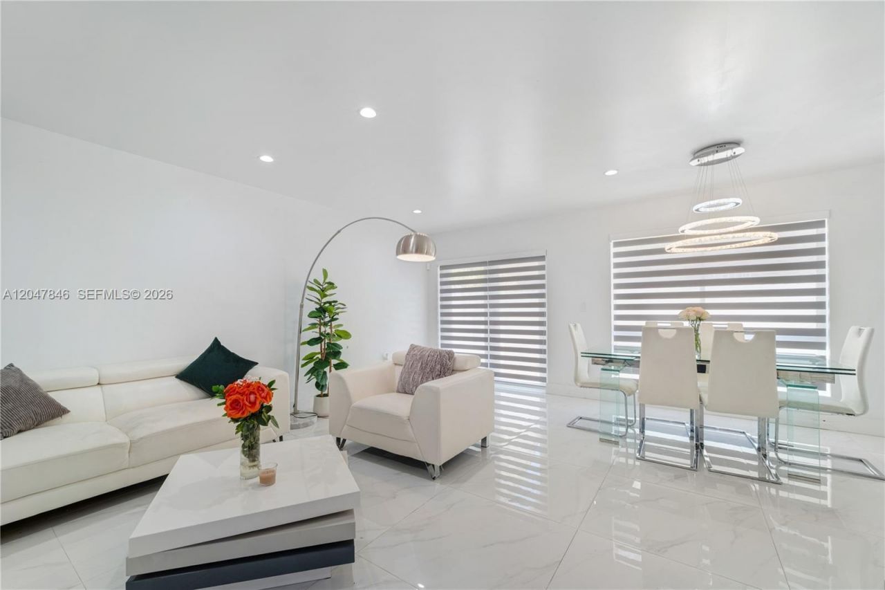 8668 NW 2nd Ter , Miami, FL 33126 Photo
