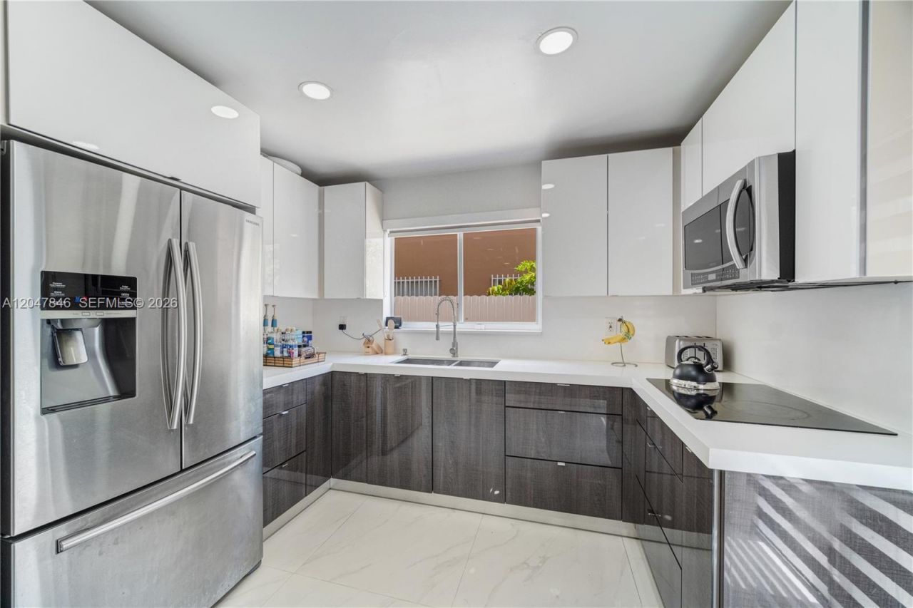 8668 NW 2nd Ter , Miami, FL 33126 Photo