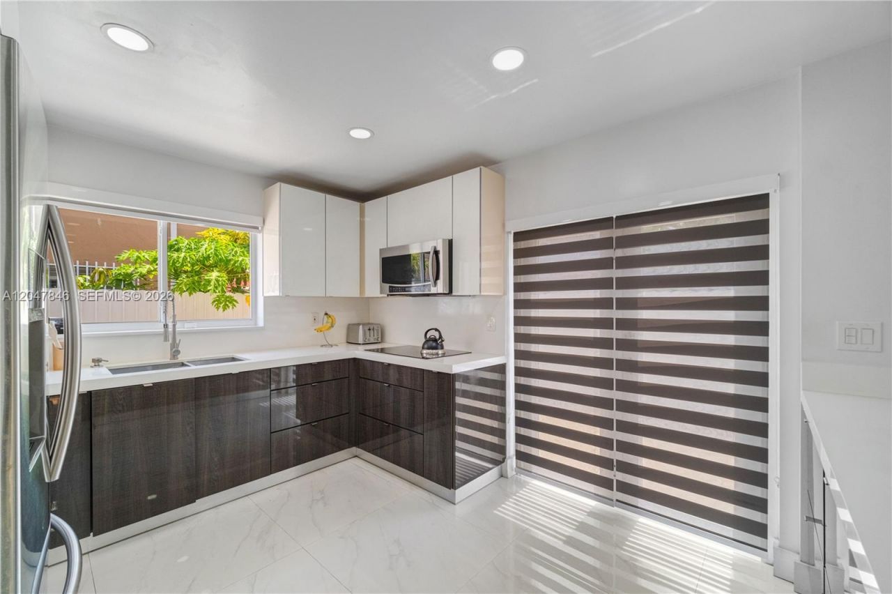 8668 NW 2nd Ter , Miami, FL 33126 Photo