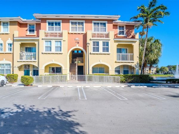 10855 NW 88th Ter, Unit 212, Doral, FL 33178
