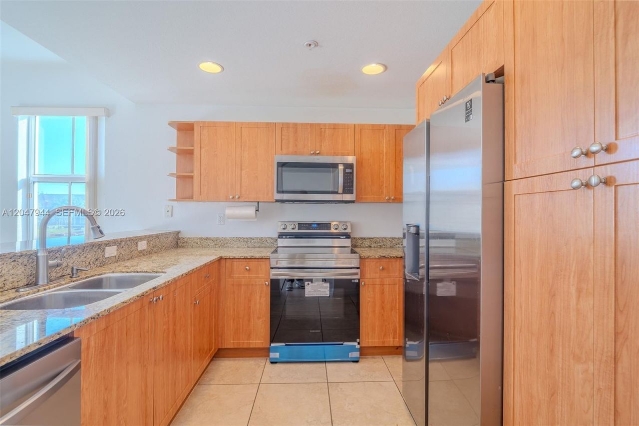 10855 NW 88th Ter, Unit 212, Doral, FL 33178 Photo