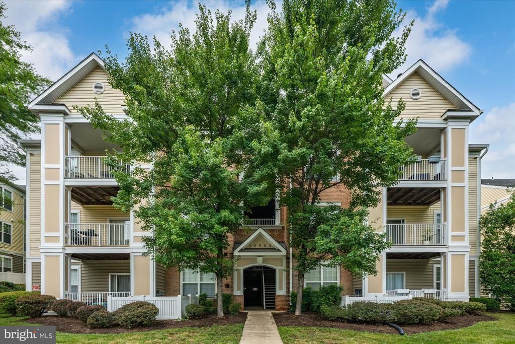 20903 Cedarpost Square, Unit 102, Ashburn, VA 20147 Main Photo