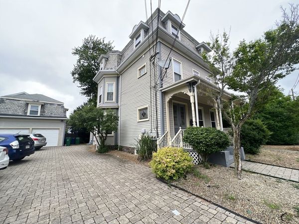 49 Pearl St, Unit 1, Newton, MA 02468
