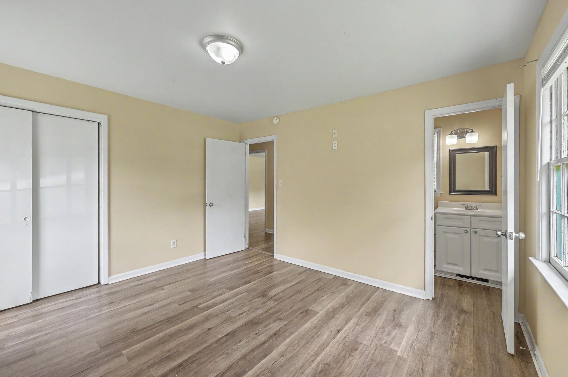 104 Hamlet Lane Photo 18