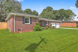 104 Hamlet Lane photo 4