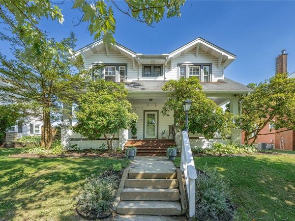 228 Edgewood Ave, Grove City, PA 16127