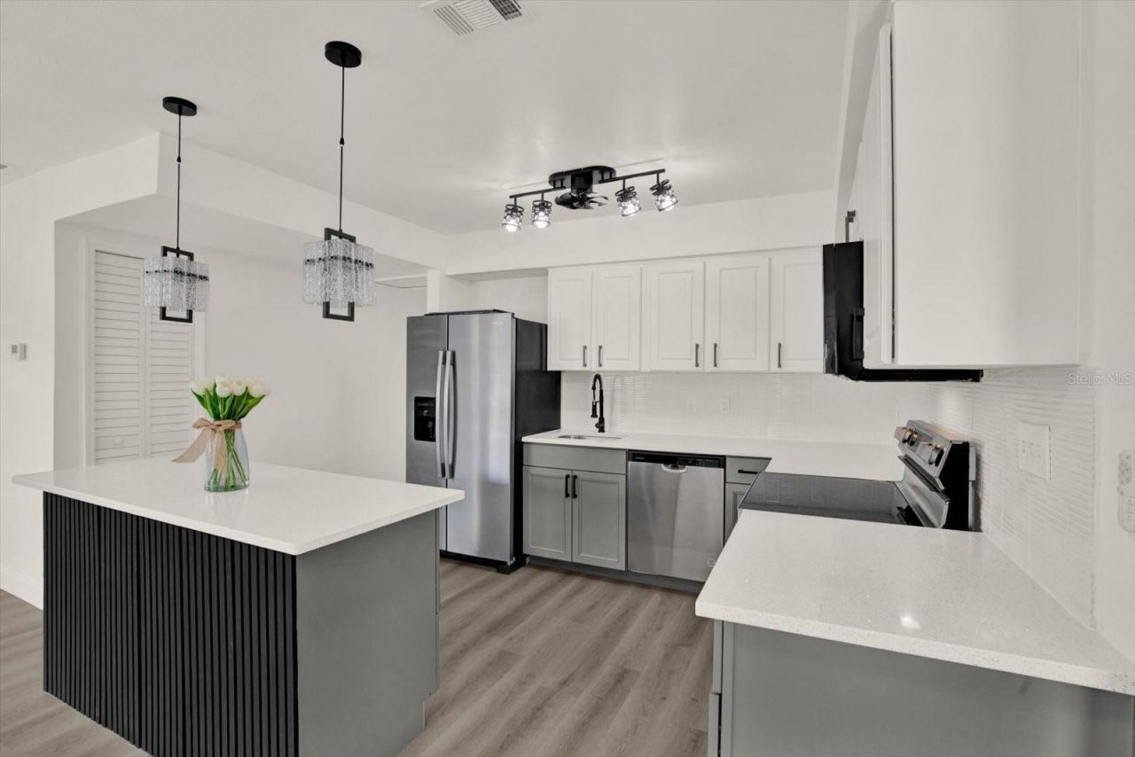 4200 Huntington Street Ne, Saint Petersburg, FL 33703 Photo