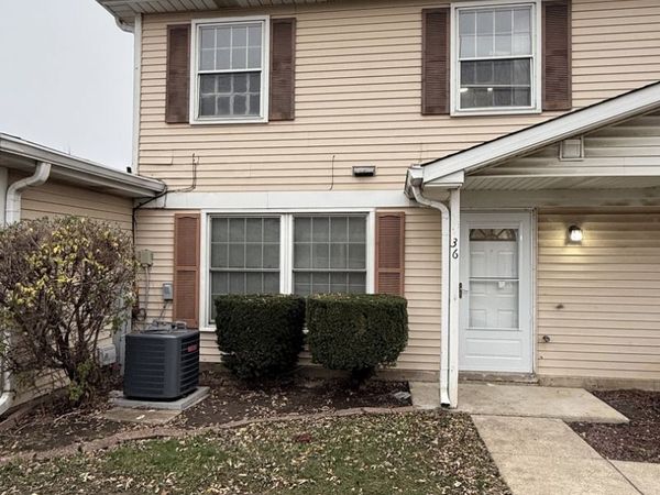 36 Wildwood Lane G Lane , Bolingbrook, IL 60440