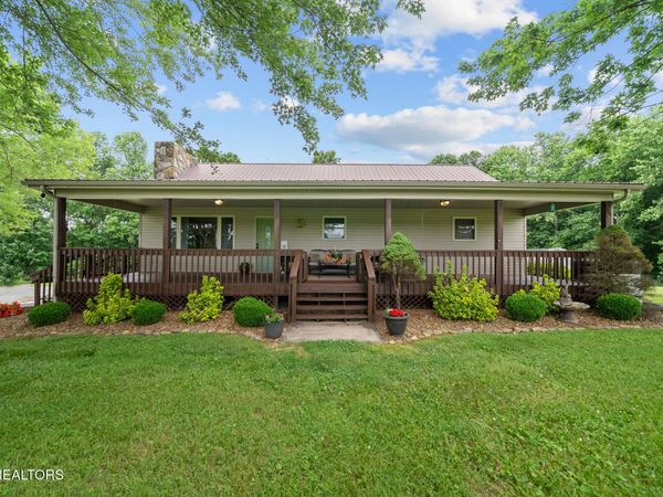600 Dave Garrett Rd, Crossville, TN 38571